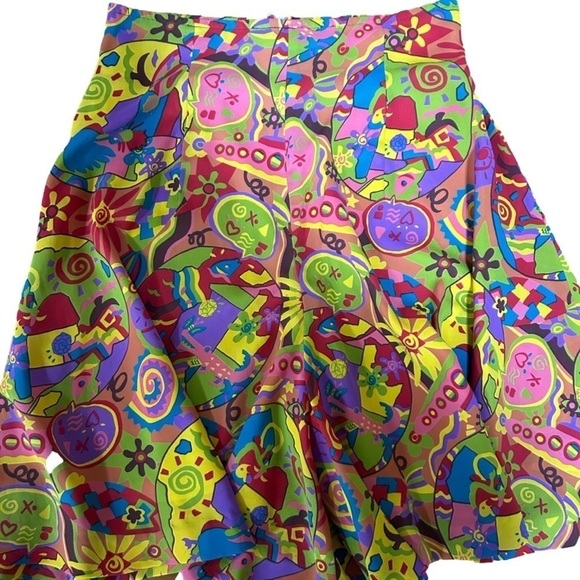 Unique Vintage Designer Made in Italy High Waist Printed Shorts - Picture 2 of 5